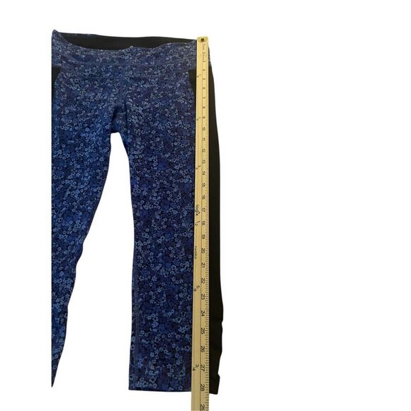 Athleta Cropped Leggings purple/ Black Floral M Yoga Sports Gym Running - Picture 2 of 11